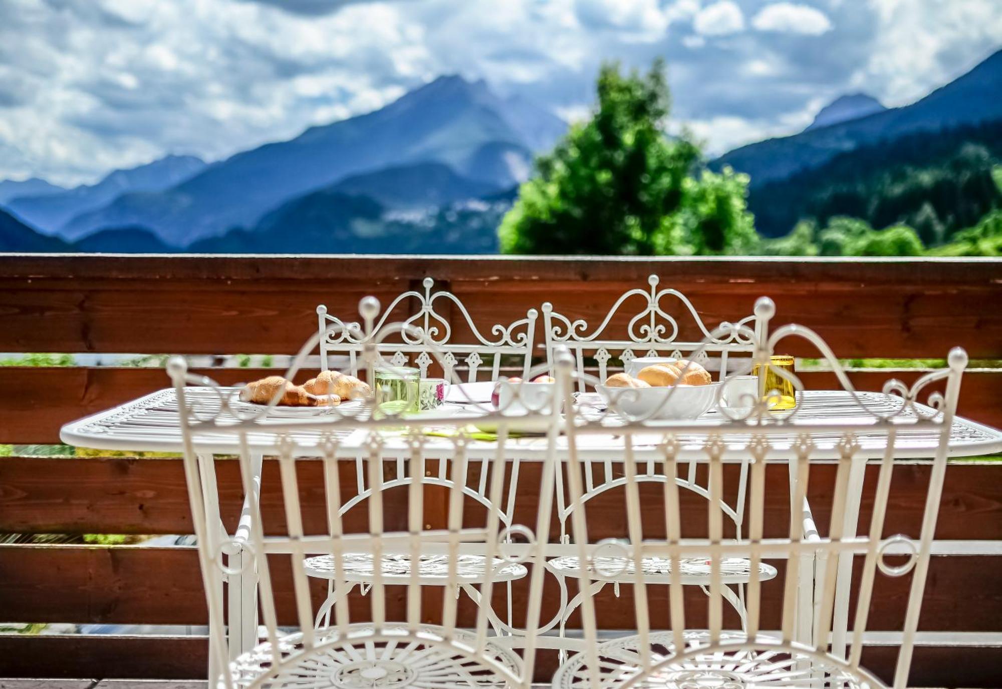Fra Rose E Mughi Bed & Breakfast Domegge di Cadore Exterior photo
