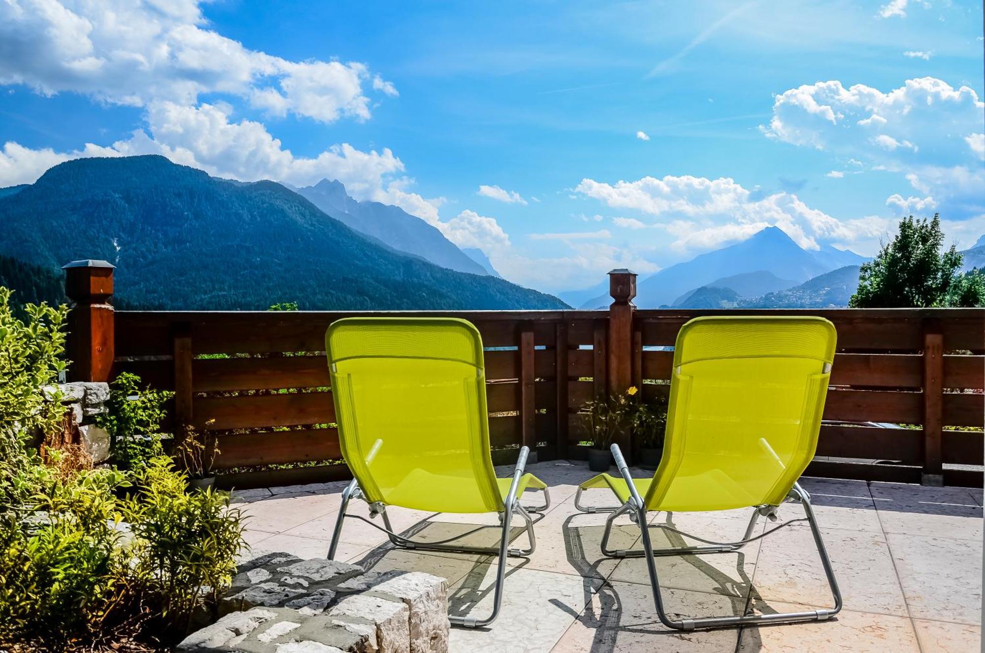 Fra Rose E Mughi Bed & Breakfast Domegge di Cadore Exterior photo