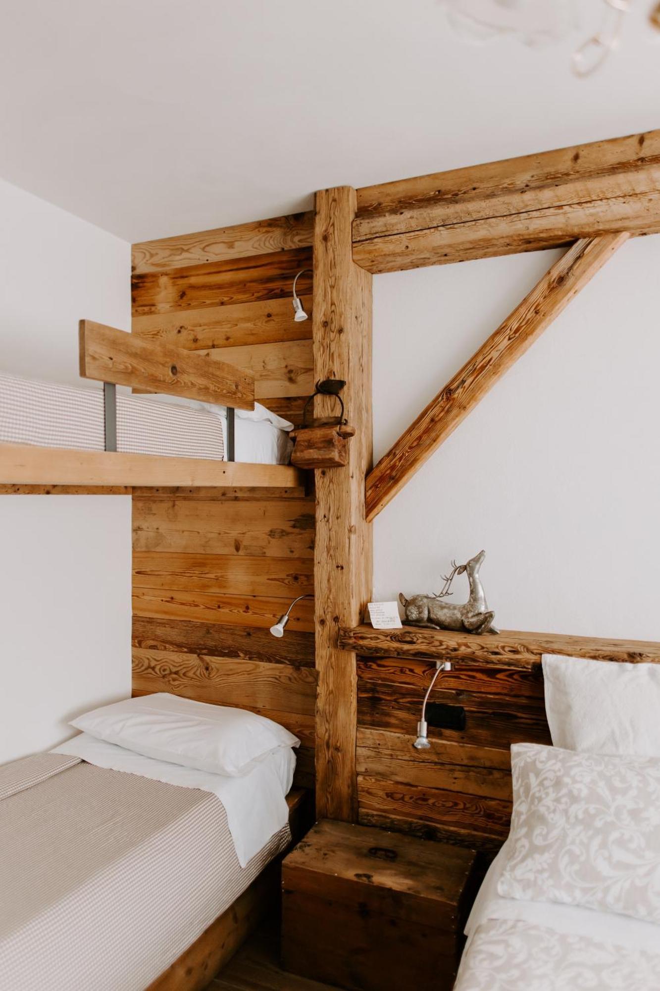 Fra Rose E Mughi Bed & Breakfast Domegge di Cadore Exterior photo