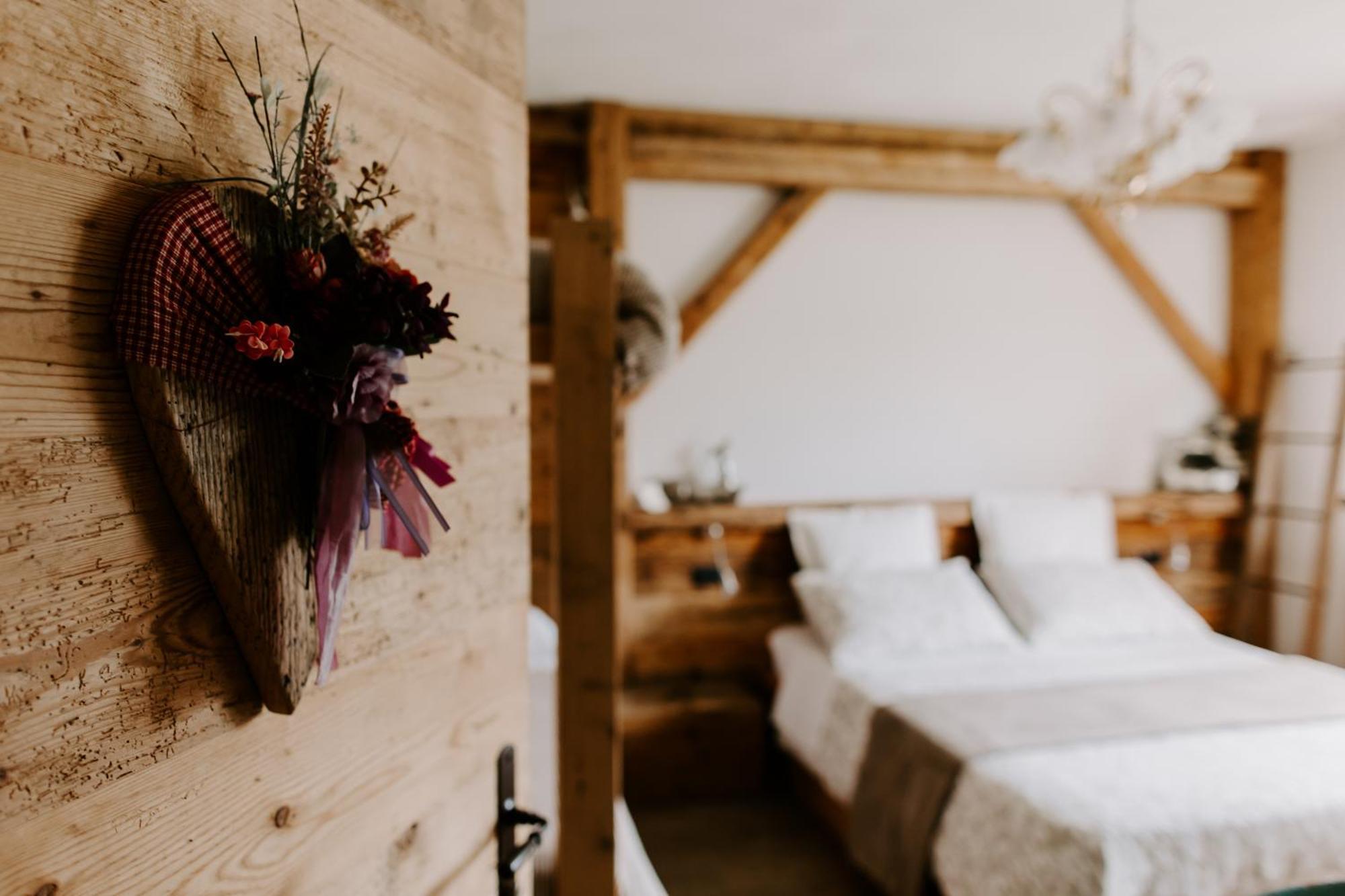 Fra Rose E Mughi Bed & Breakfast Domegge di Cadore Exterior photo