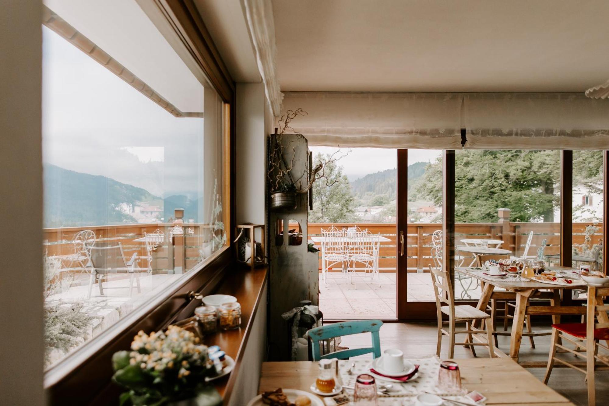 Fra Rose E Mughi Bed & Breakfast Domegge di Cadore Exterior photo